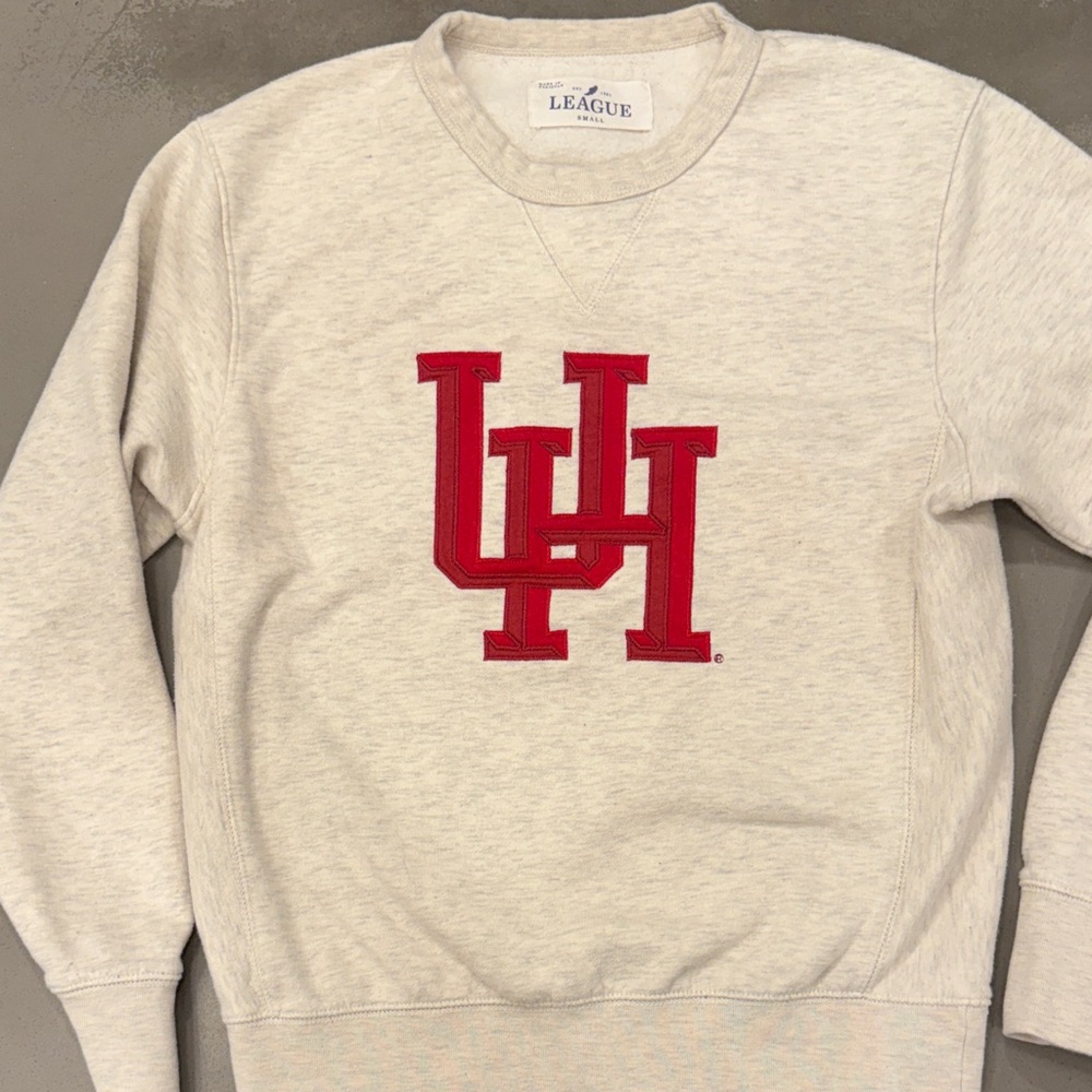 Cream Crewneck Sweatshirt with Red Appliqué University of Houston Emblem